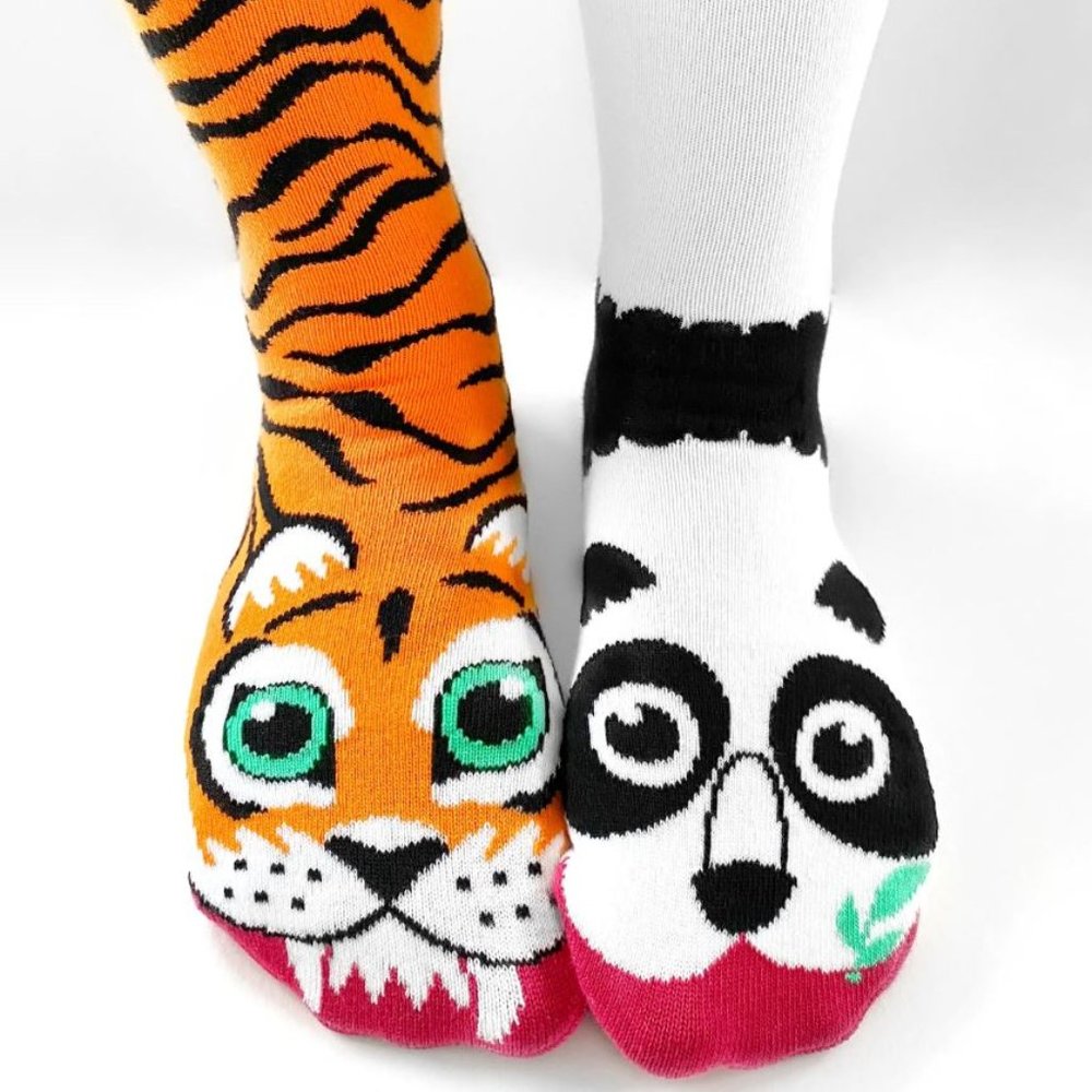 New Tiger & Panda Mismatched Pals Novelty Socks